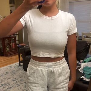 white cropped baby tee